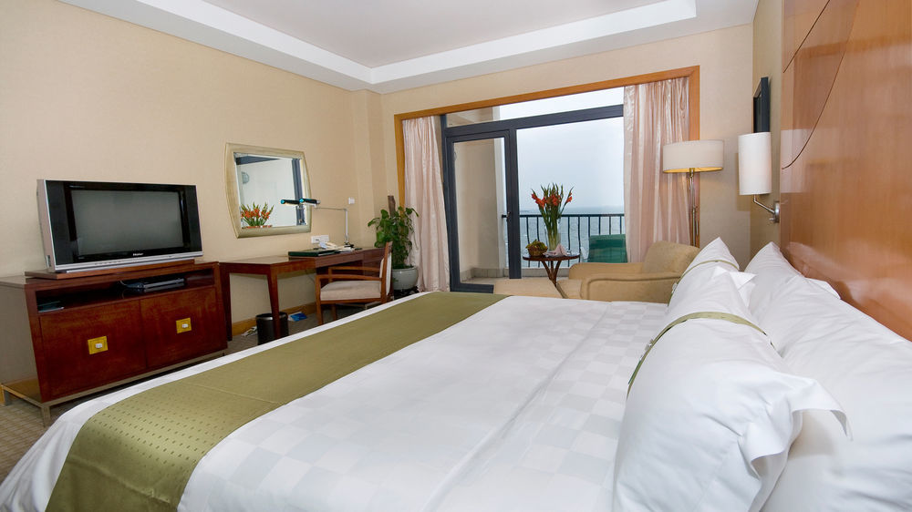 Holiday Inn Sea View Qinhuangdao Bagian luar foto